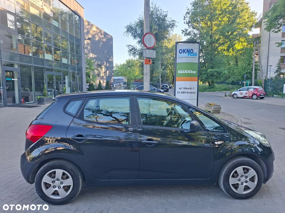 Kia Venga 1.6 L - 5