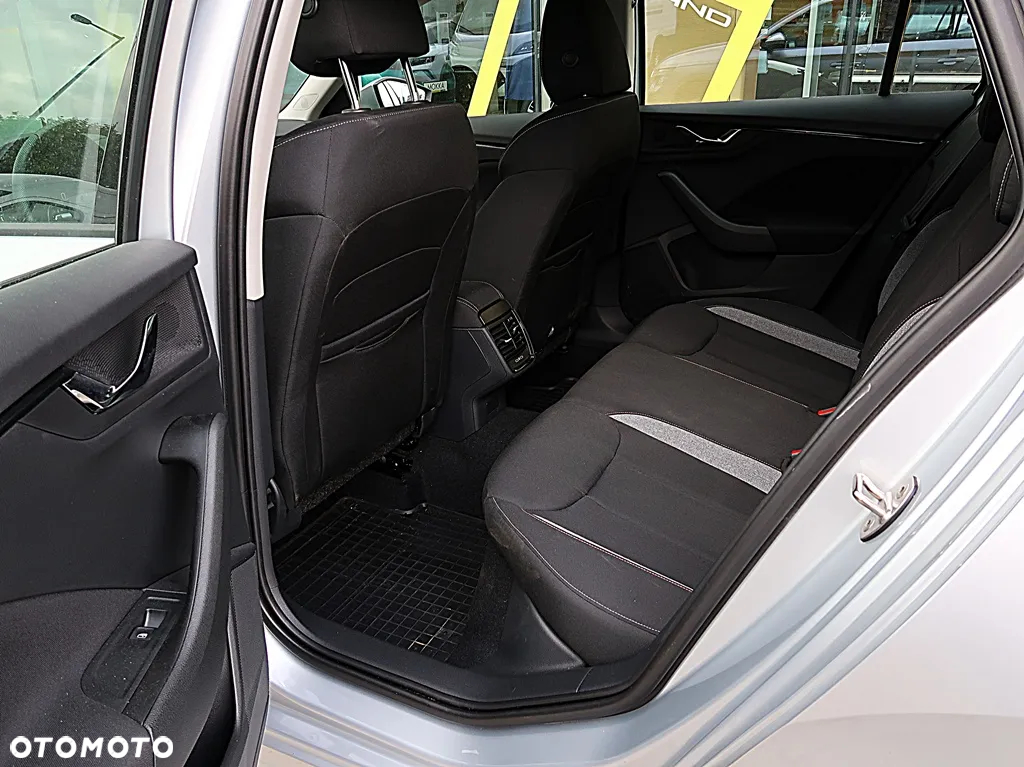 Skoda Kamiq 1.5 TSI Style DSG - 8