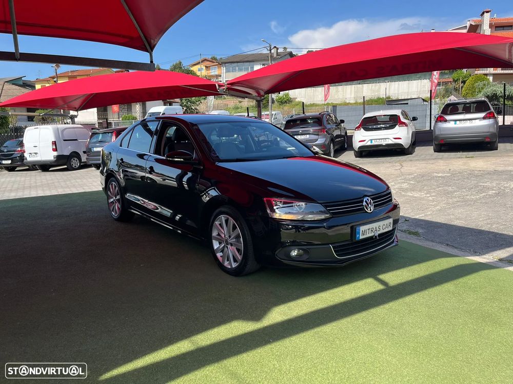 VW Jetta 1.6 TDi Highline DSG - 8