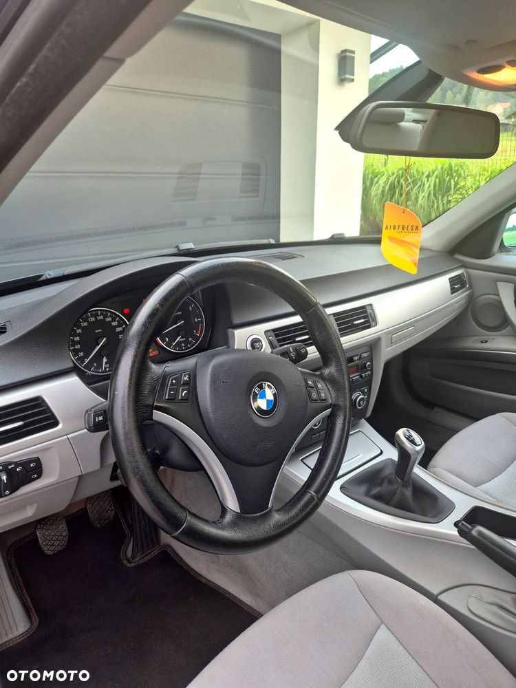 BMW Seria 3 - 25