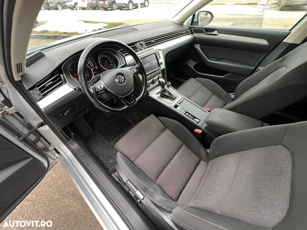 Volkswagen Passat 2.0 TDI DSG Comfortline - 9