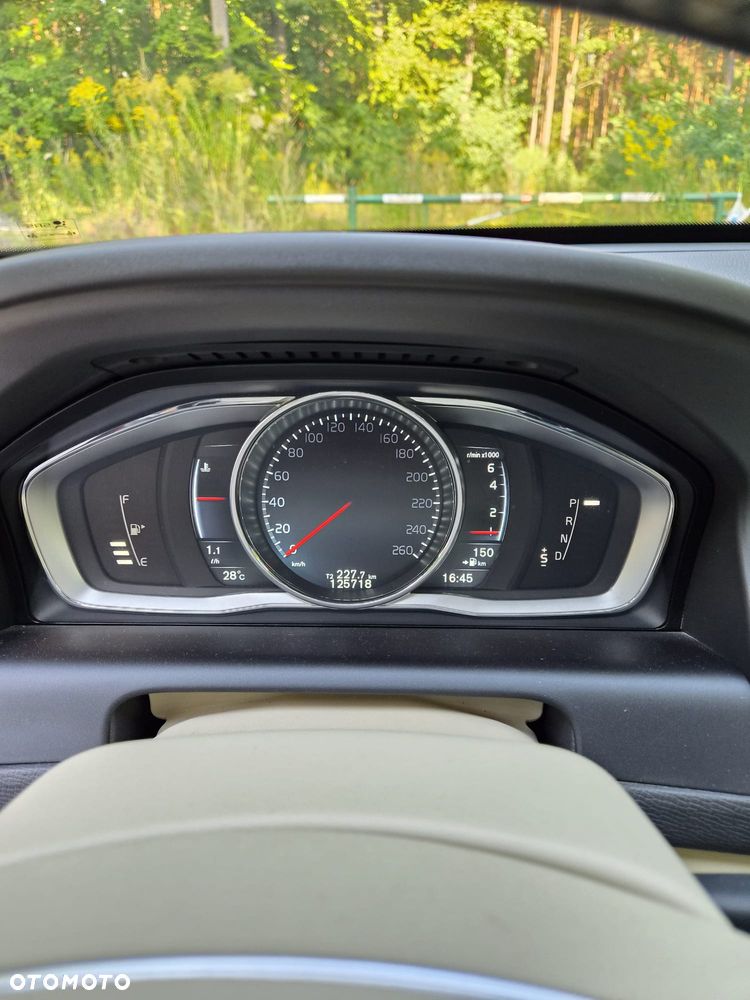 Volvo XC 60 T6 Drive-E Momentum - 22
