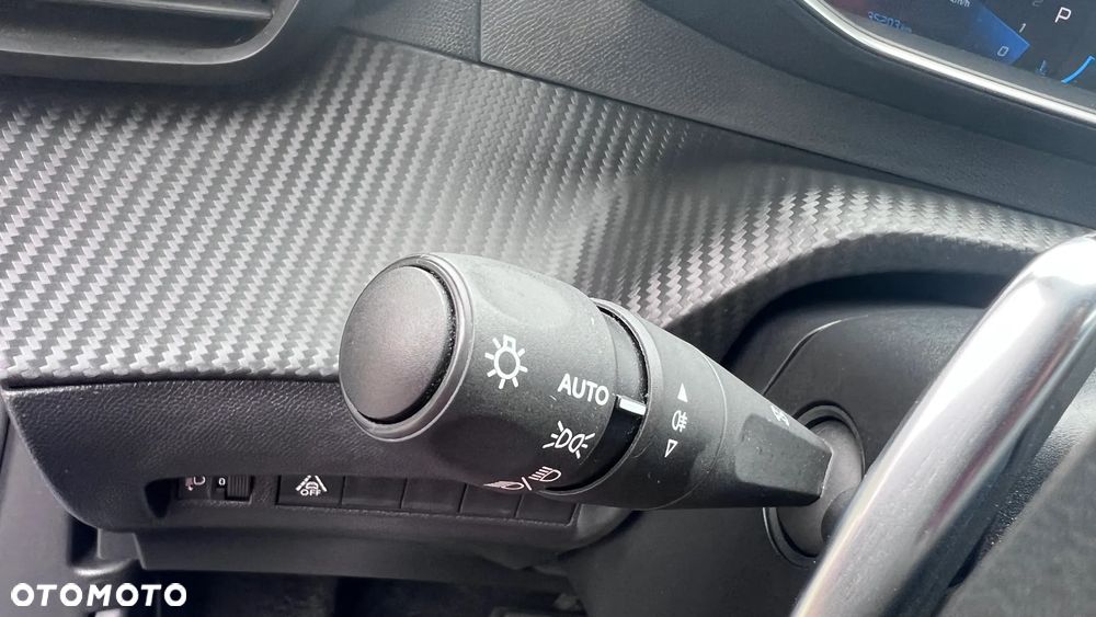 Peugeot 2008 PureTech 130 EAT8 Allure Pack - 21