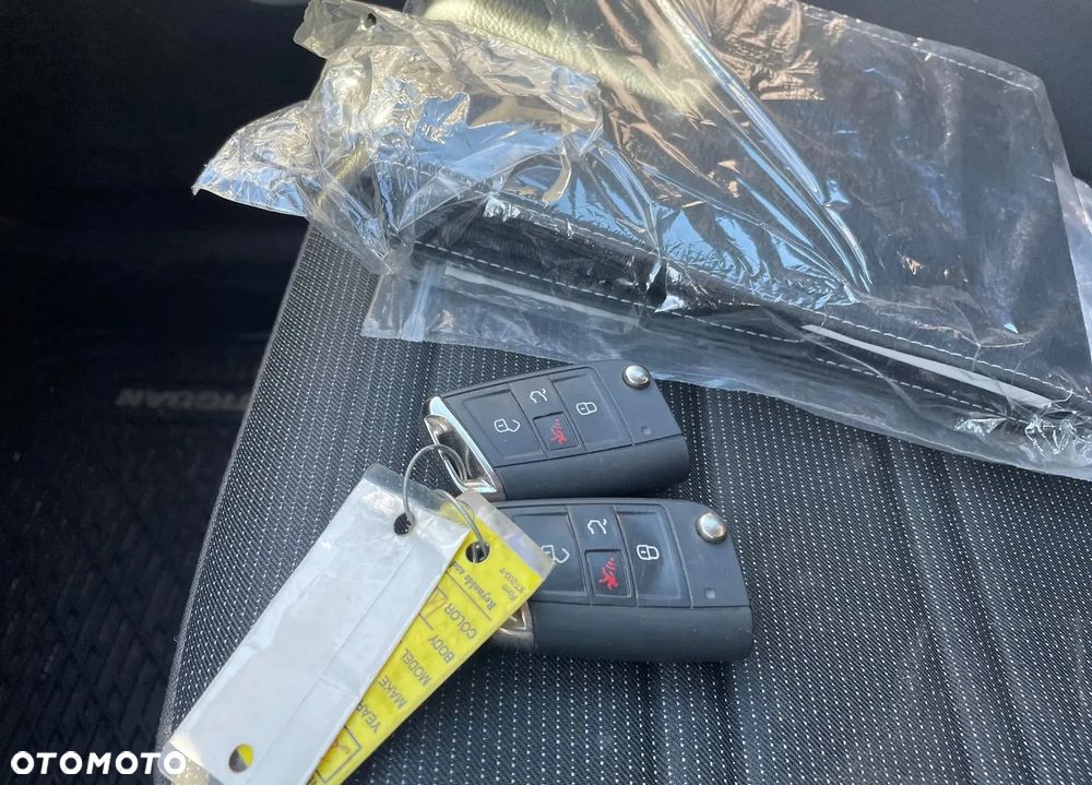 Volkswagen Tiguan Allspace - 16