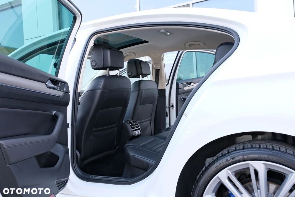 Volkswagen Passat 1.4 TSI DSG GTE - 27