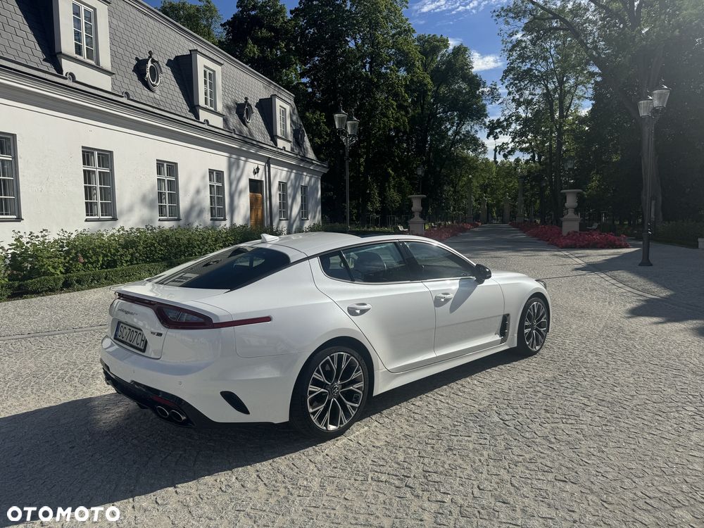 Kia Stinger - 4