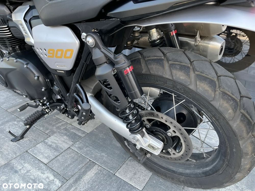 Triumph Scrambler - 5