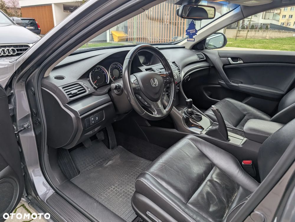 Honda Accord 2.0 Executive - 8