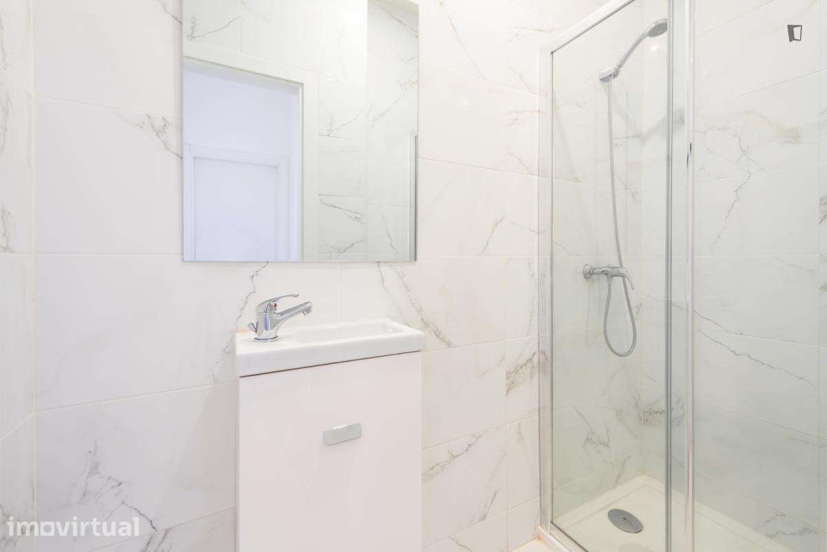 Quarto - localizado em Mouraria Lisbon - Grande imagem: 2/12