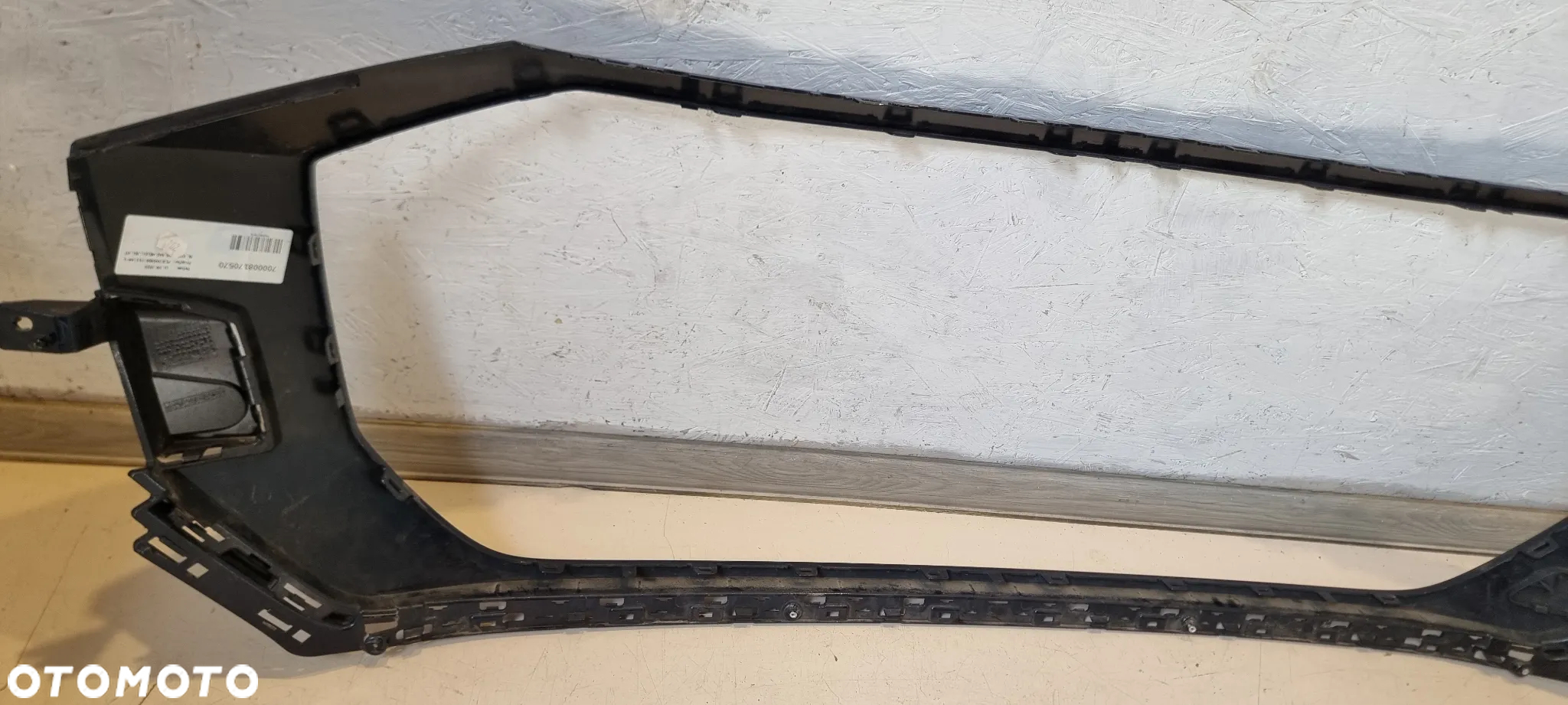 Ramka grilla (atrapa) AUDI Q8 4M8 - 7