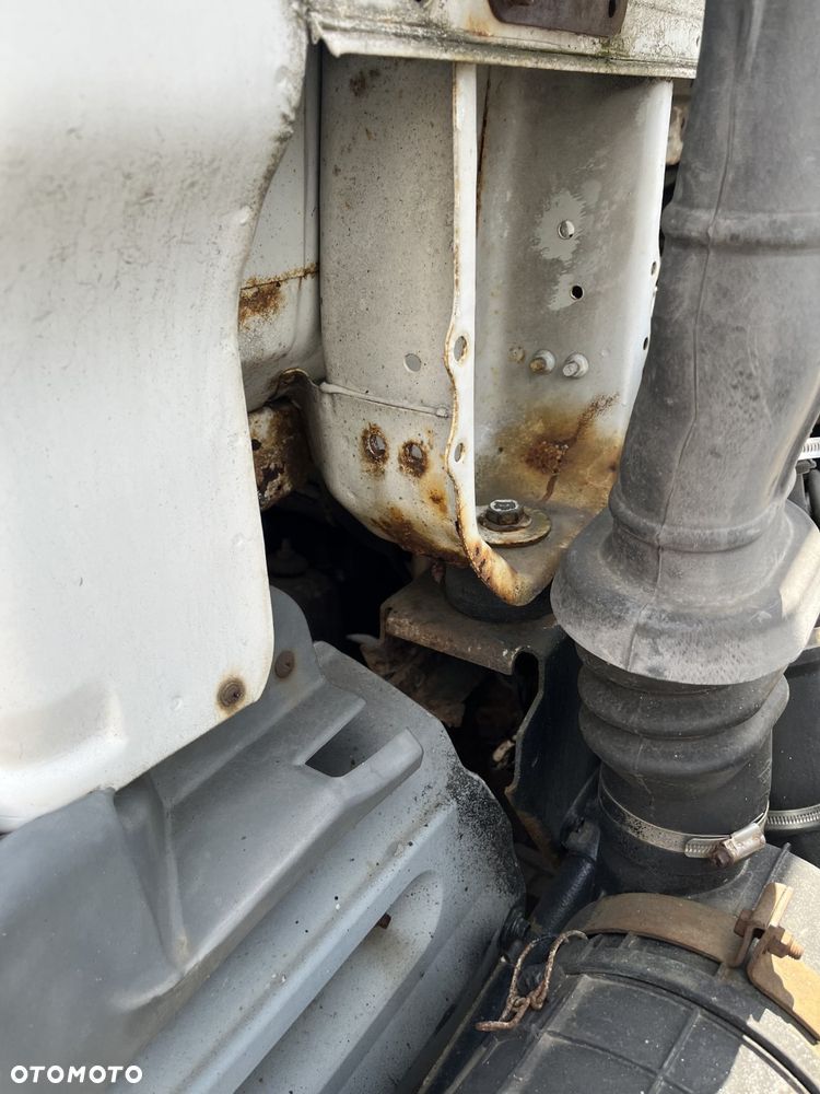 Nissan Cabstar GSP04LP - 12