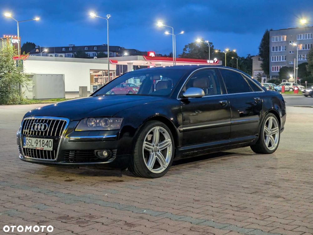 Audi A8 - 1