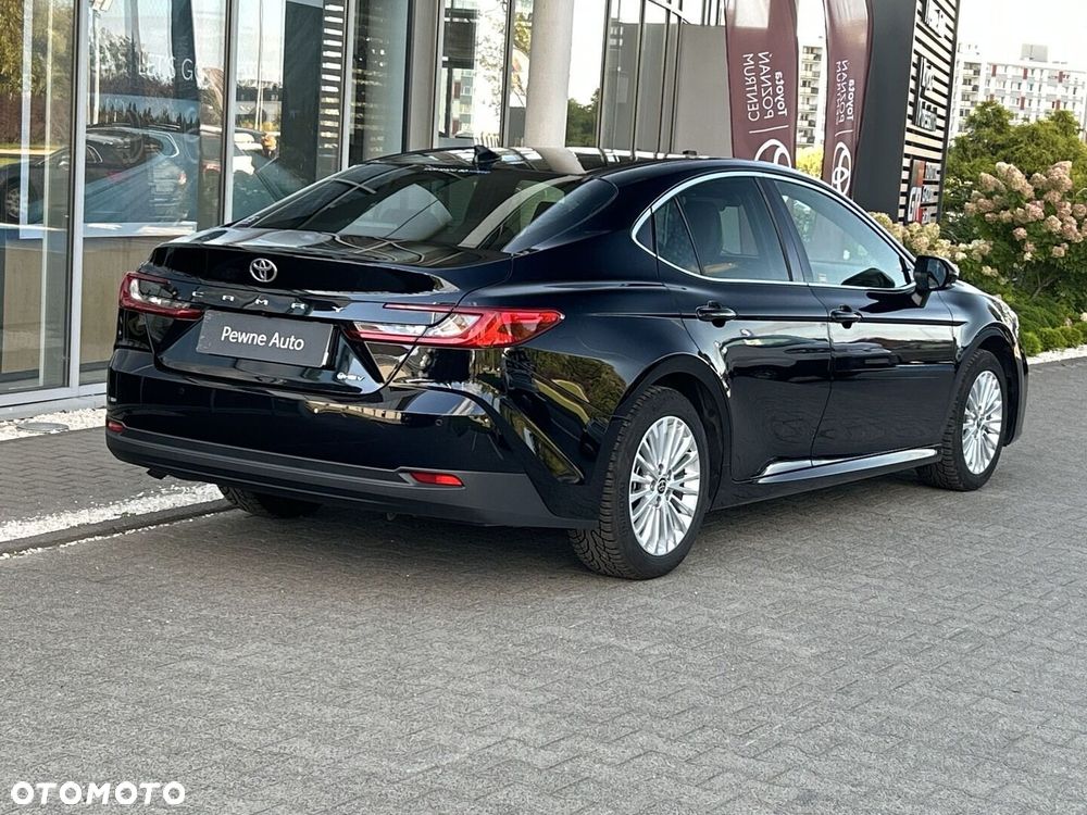 Toyota Camry - 5