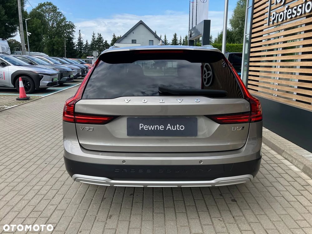 Volvo V90 Cross Country B5 D AWD Momentum Pro - 5