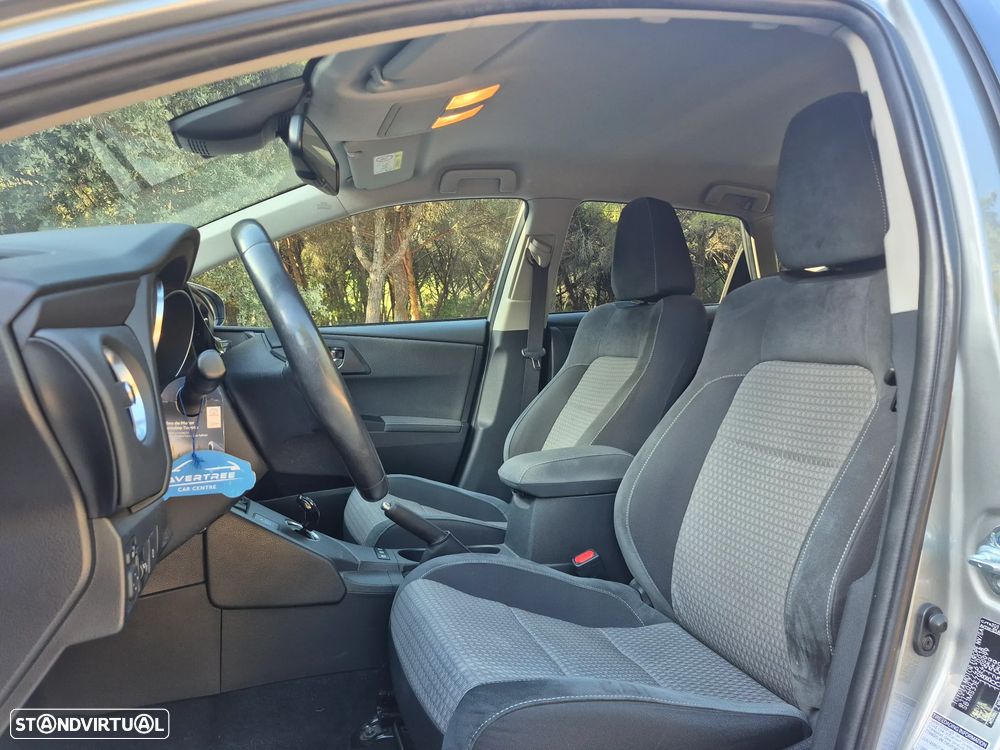 Toyota Auris 1.8 HSD Square Collection - 14