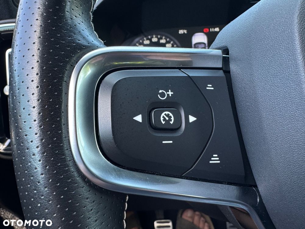 Volvo XC 40 D3 SCR R-Design - 36