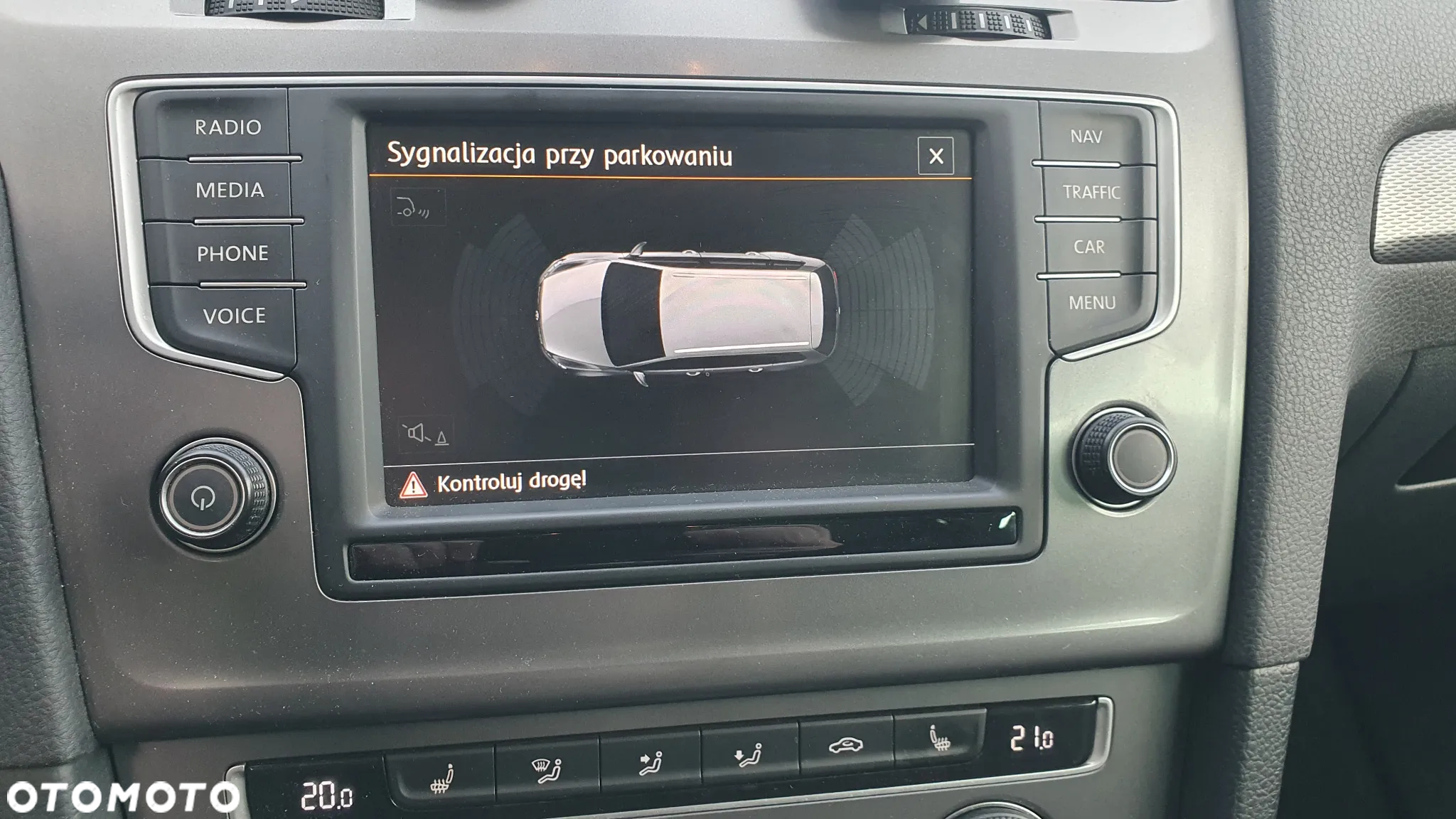 Volkswagen Golf 1.6 TDI 4Motion BlueMotion Technology Lounge - 12