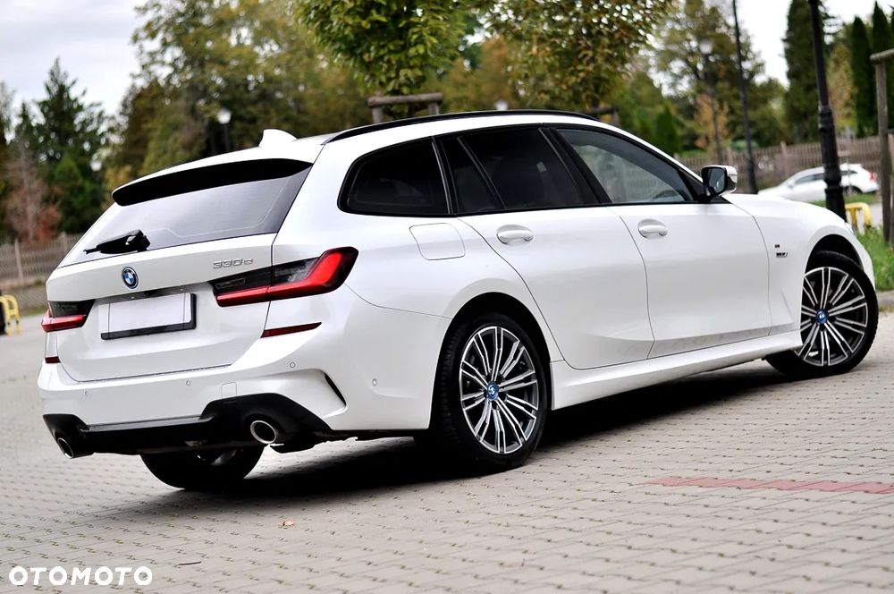 BMW Seria 3 330e Touring M Sport - 14
