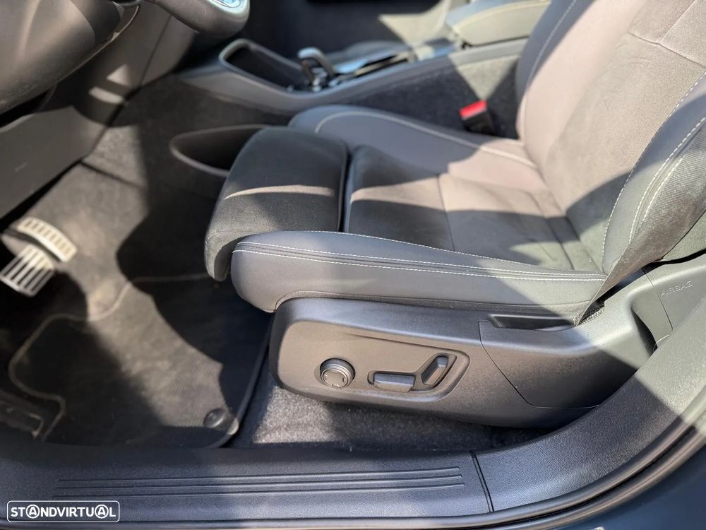 Volvo XC 40 Recharge Core - 31