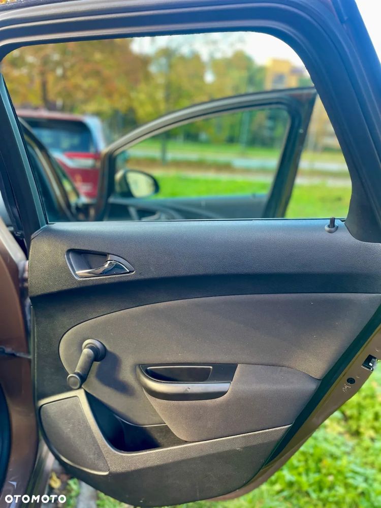 Opel Astra IV 1.6 CDTI Essentia - 23