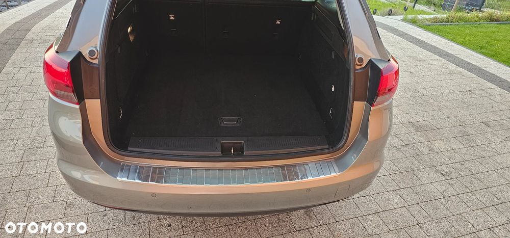 Opel Astra 1.4 Turbo Start/Stop Sports Tourer Dynamic - 36