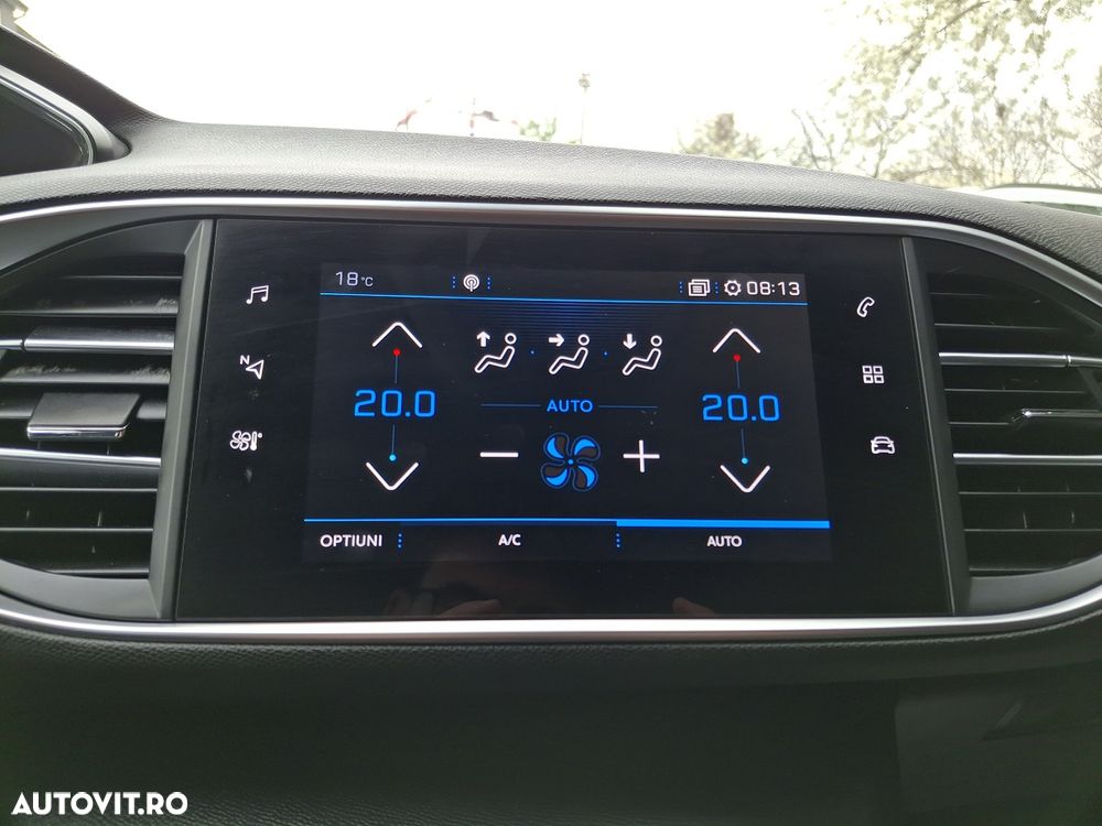 Peugeot 308 1.2 L PureTech Turbo Allure - 17