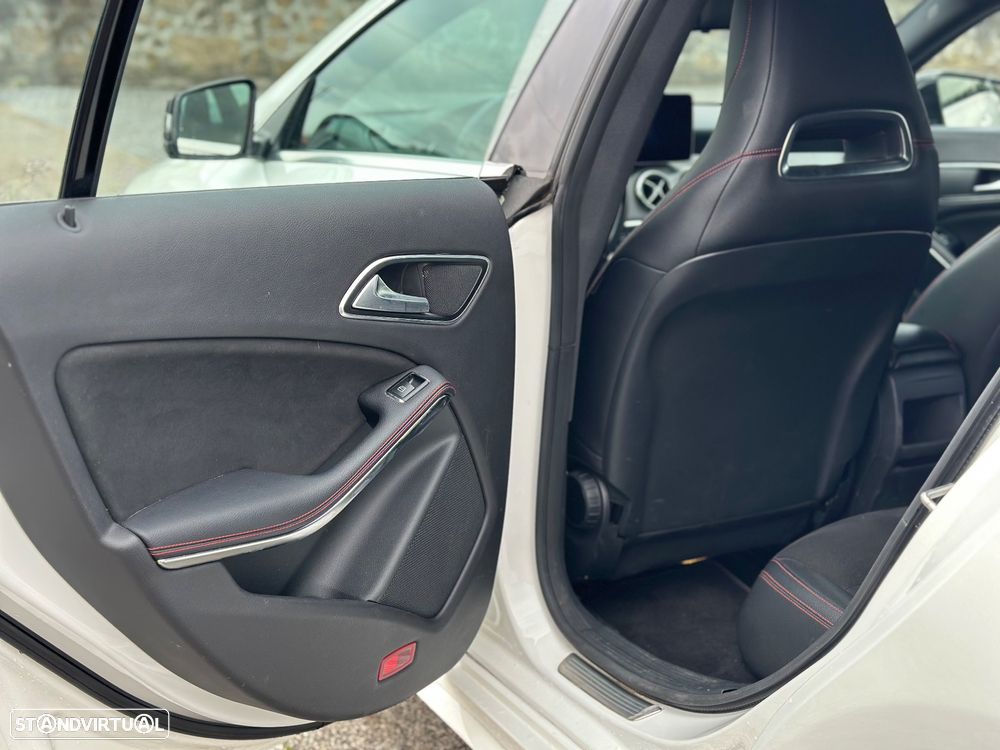 Mercedes-Benz CLA 180 d Shooting Brake AMG Line - 28