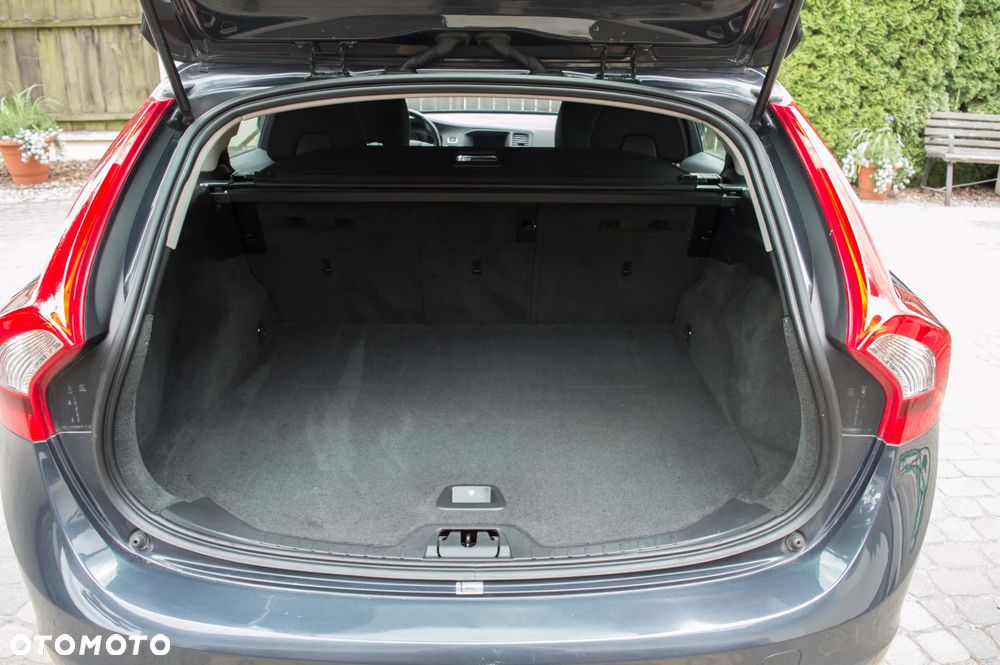 Volvo V60 D4 Business Edition - 36