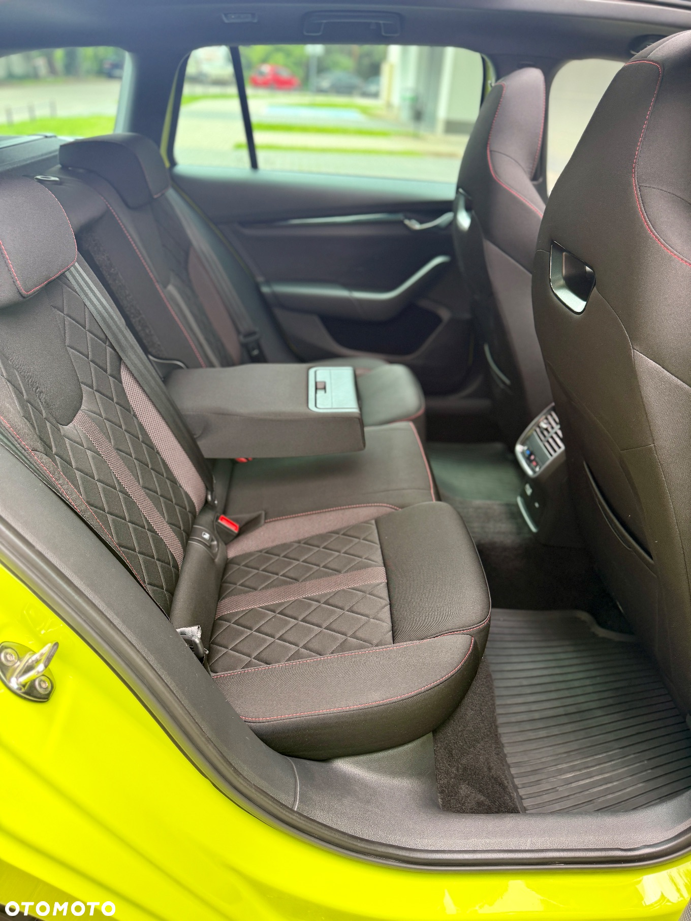 Skoda Octavia 2.0 TSI RS Challenge 245 DSG - 11