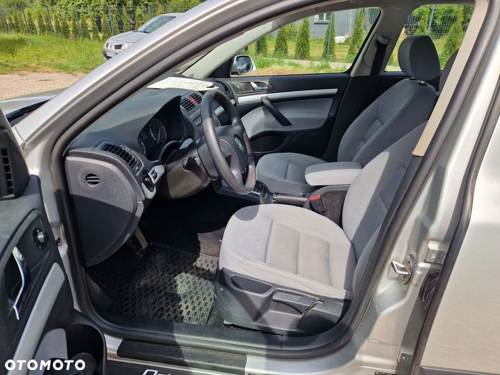 Skoda Octavia 1.6 FSI Automatik Ambiente - 10