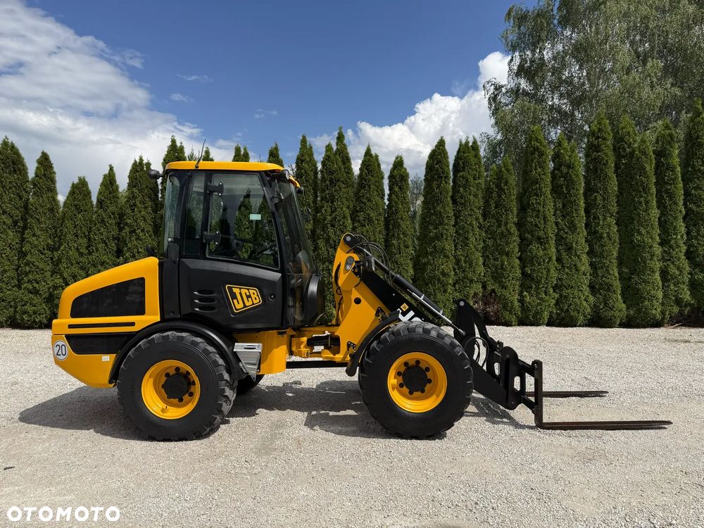 JCB 407 T4 / 2019 ROK / SILNIK 4-CYL BEZ DPF I ADBLUE / PIĘKNA / ORYGINAŁ / ZADBANA / SPROWADZONA Z NIEMIEC / MAŁE GABARYTY / SILNA / 406 408 409 60 70 M 506 509 - 9