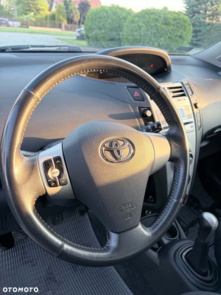 Toyota Yaris - 7
