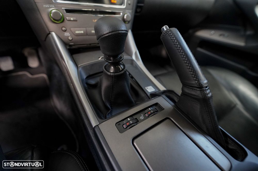Lexus IS 220 d P.Executive 2G - 19