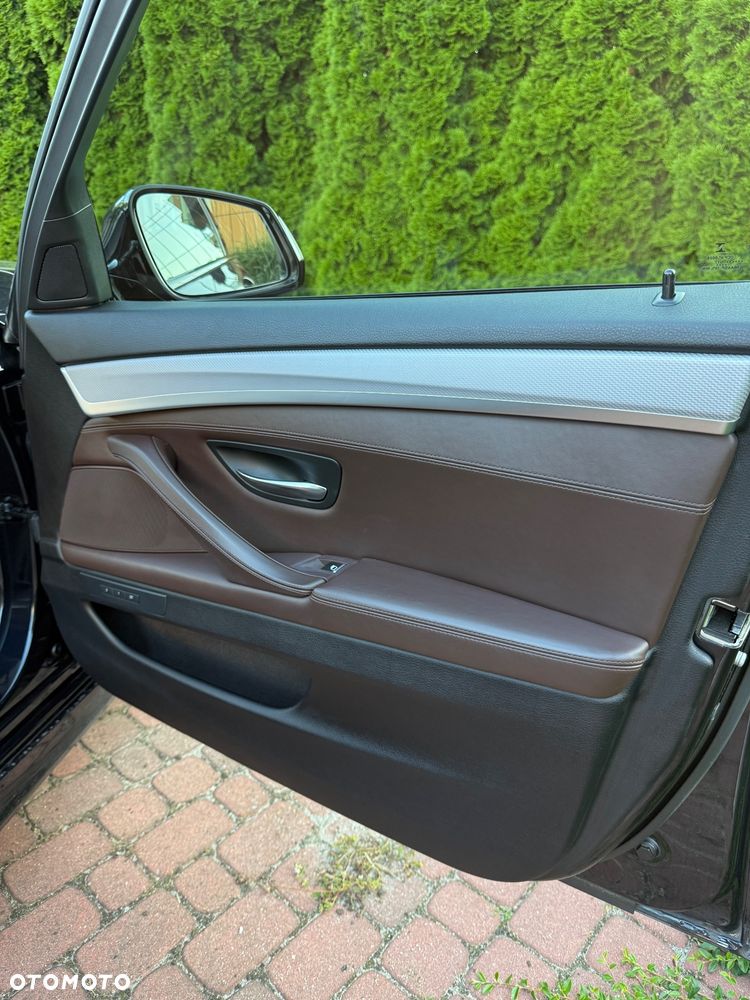 BMW Seria 5 520d M Sport - 22
