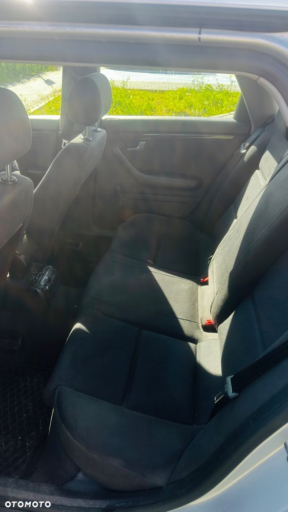 Audi A4 Avant - 11
