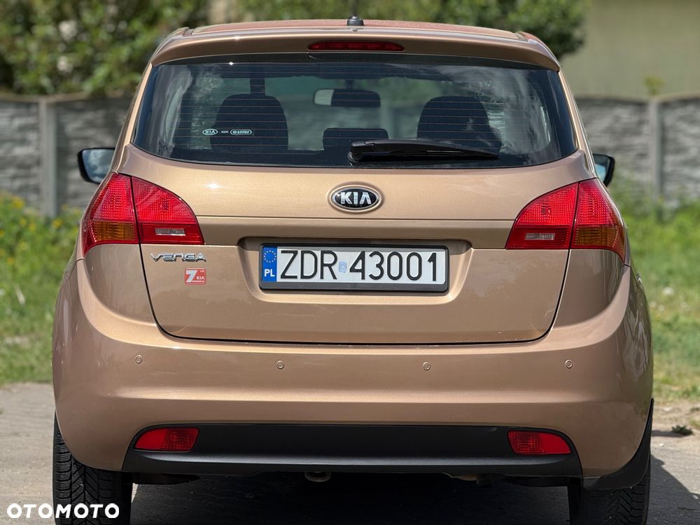Kia Venga 1.6 L - 13