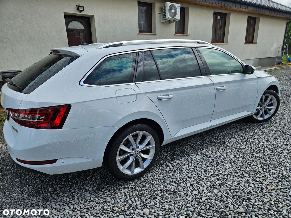 Skoda Superb 2.0 TDI DSG Premium Edition - 14