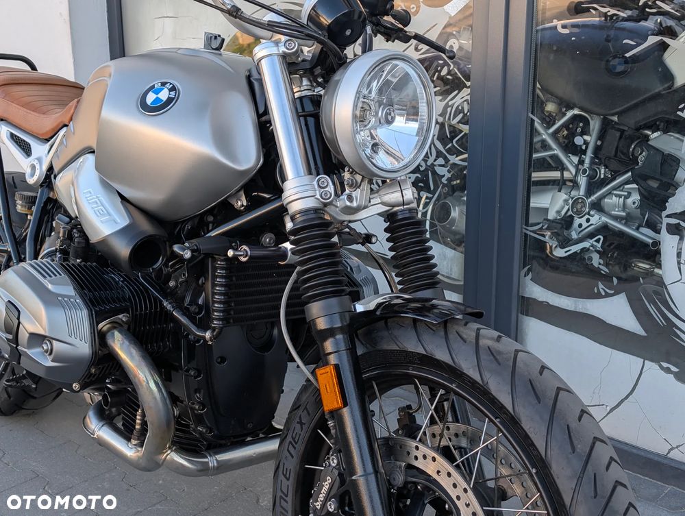 BMW R - 12