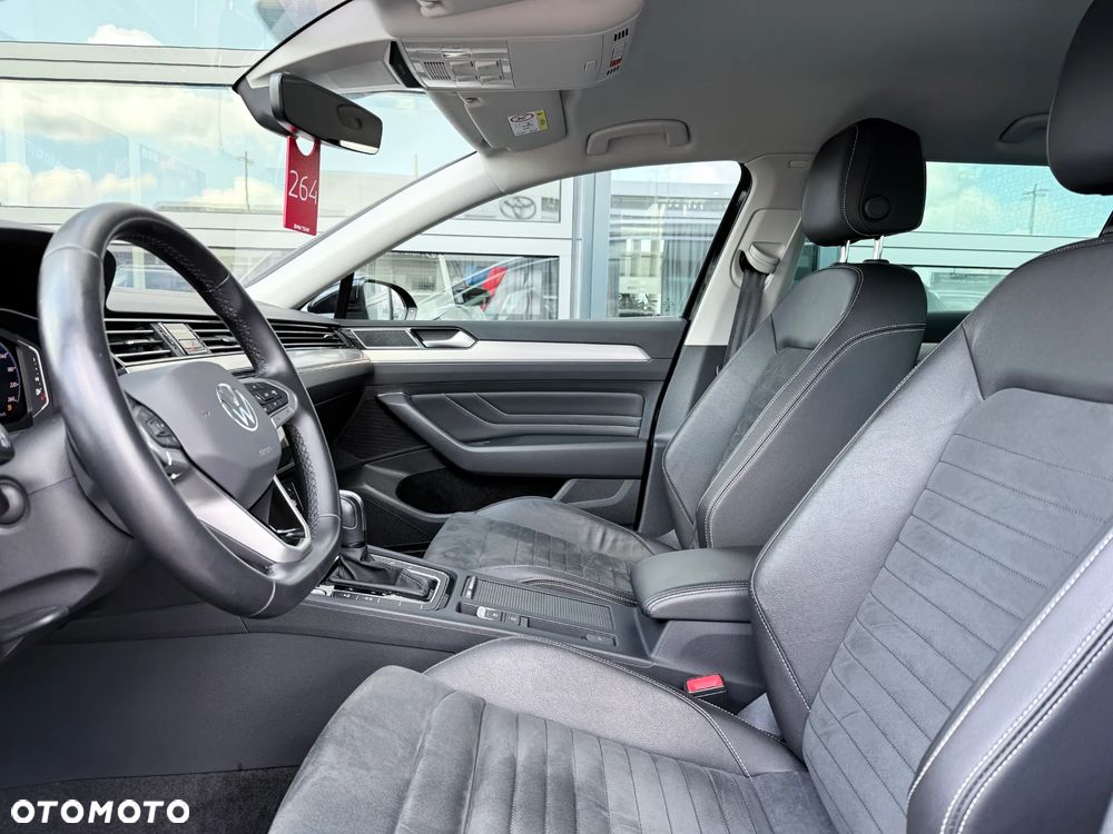 Volkswagen Passat Variant 2.0 TSI Elegance DSG - 27