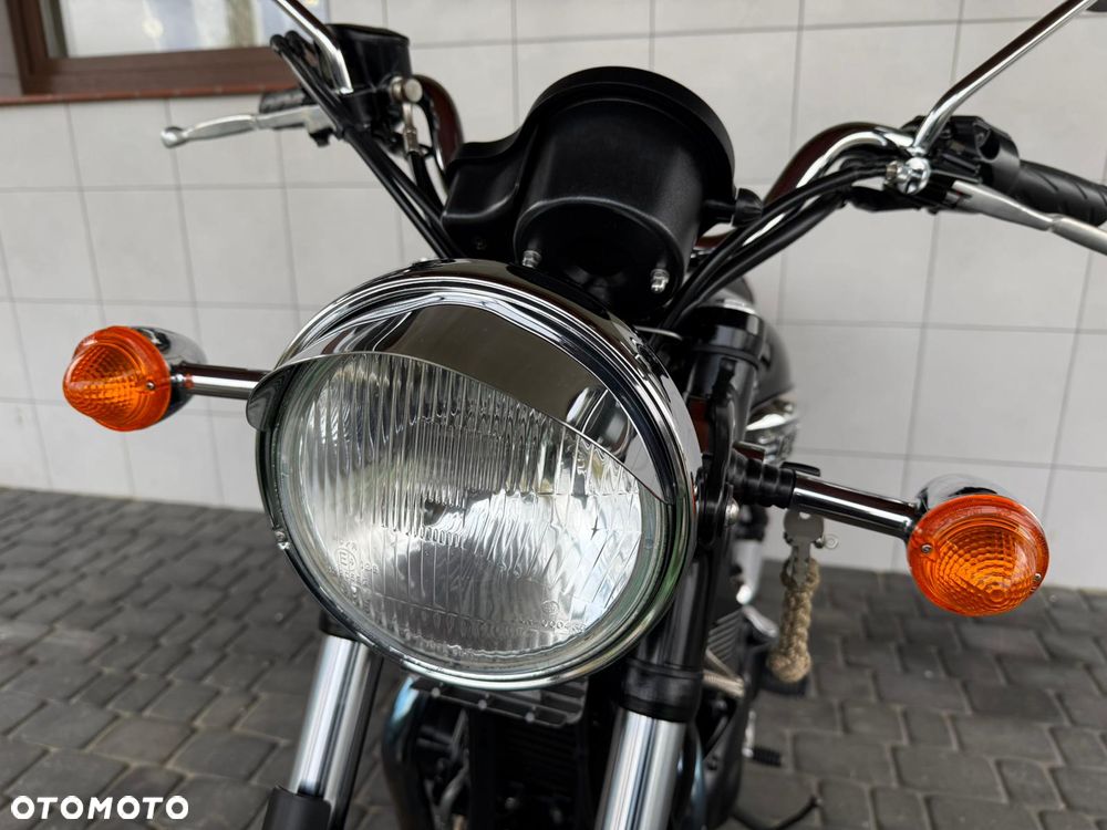 Triumph Bonneville - 3