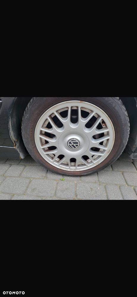 Volkswagen Golf - 6