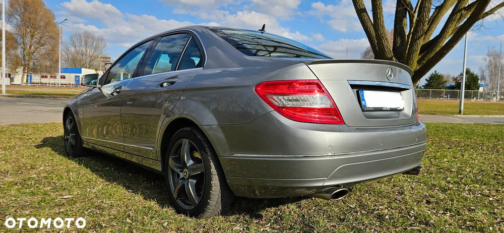 Mercedes-Benz Klasa C 350 CGI 7G-TRONIC BlueEFFICIENCY Avantgarde - 31