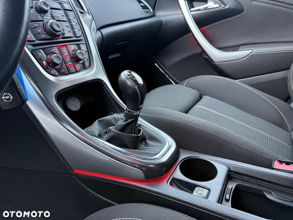 Opel Astra 2.0 CDTI DPF Design Edition - 6