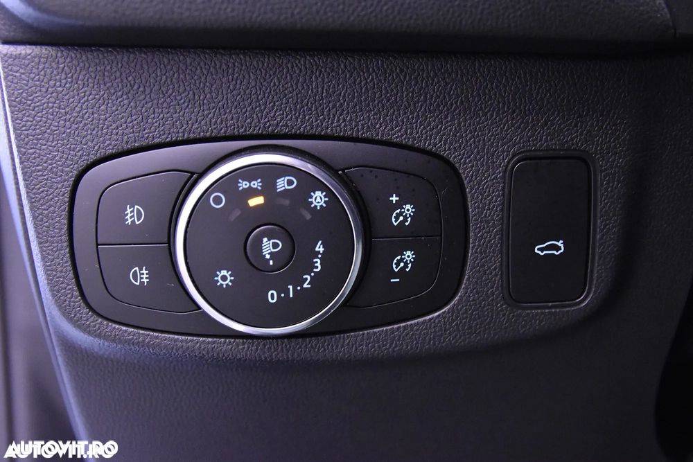 Ford Focus 1.0 EcoBoost Titanium - 11