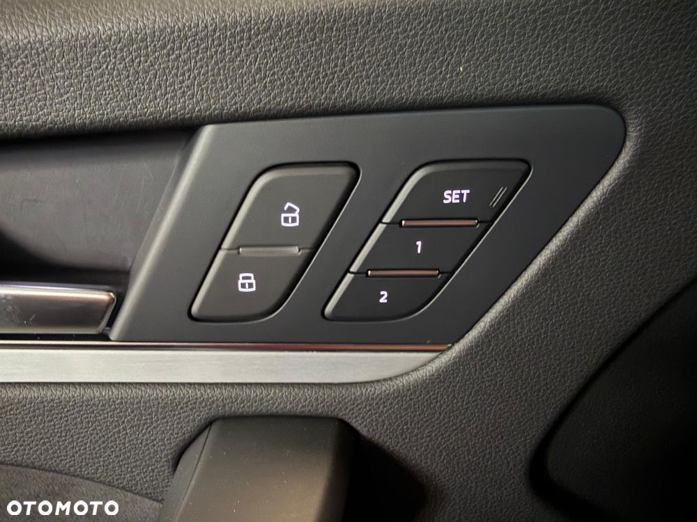 Audi Q5 55 TFSIe quattro S tronic S line - 25