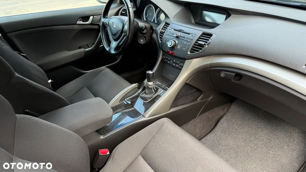 Honda Accord 2.0 Executive - 12