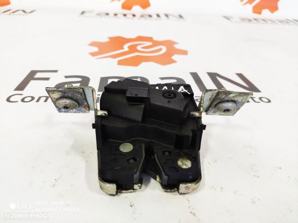 Fecho da mala - Classe C W204 - 4