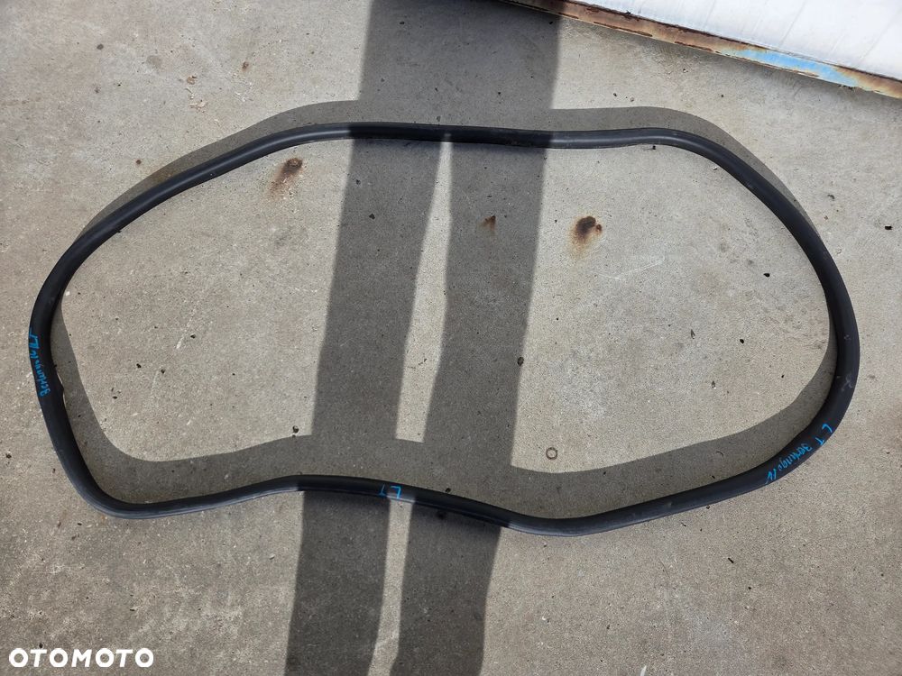 Uszczelka drzwi lewych tylnych bocznych Citroen Berlingo IV - 1