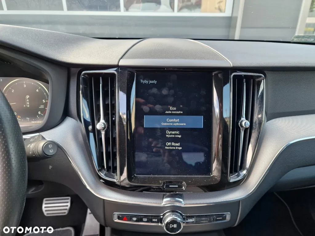 Volvo XC 60 D4 R-Design - 38