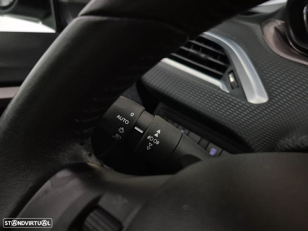 Peugeot 2008 1.4 HDi Allure - 25